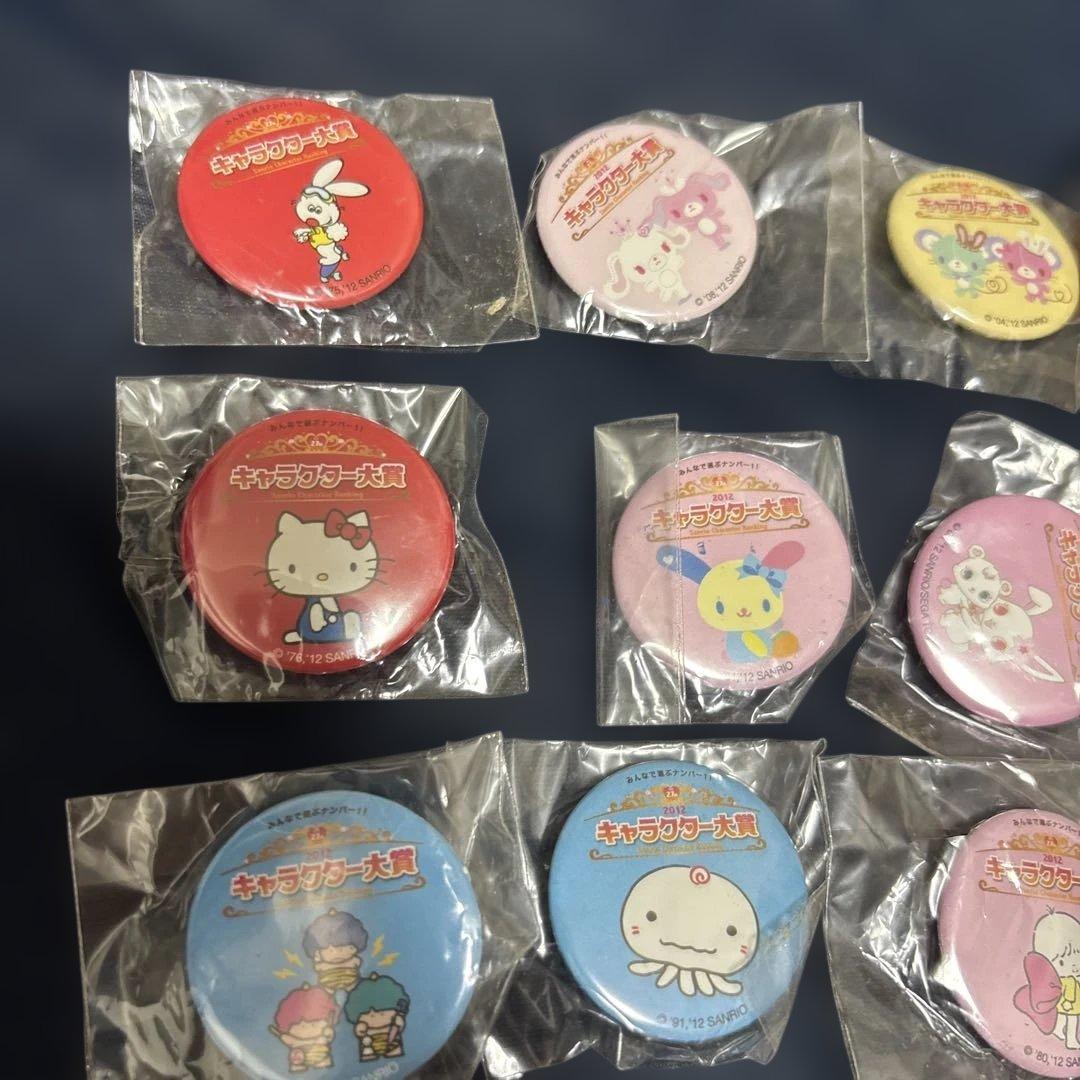 レトロ　サンリオ　缶バッジセット