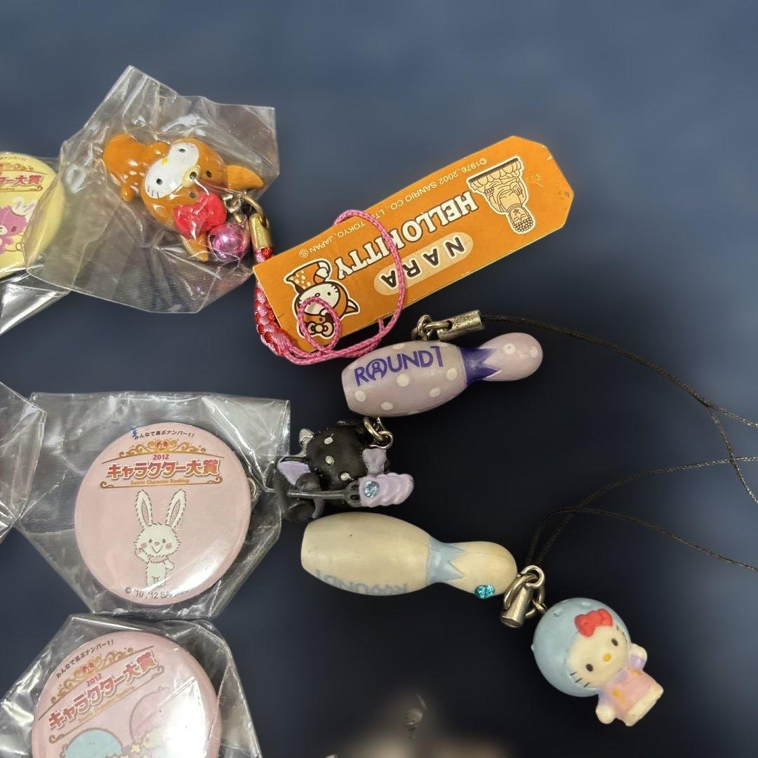 レトロ　サンリオ　缶バッジセット