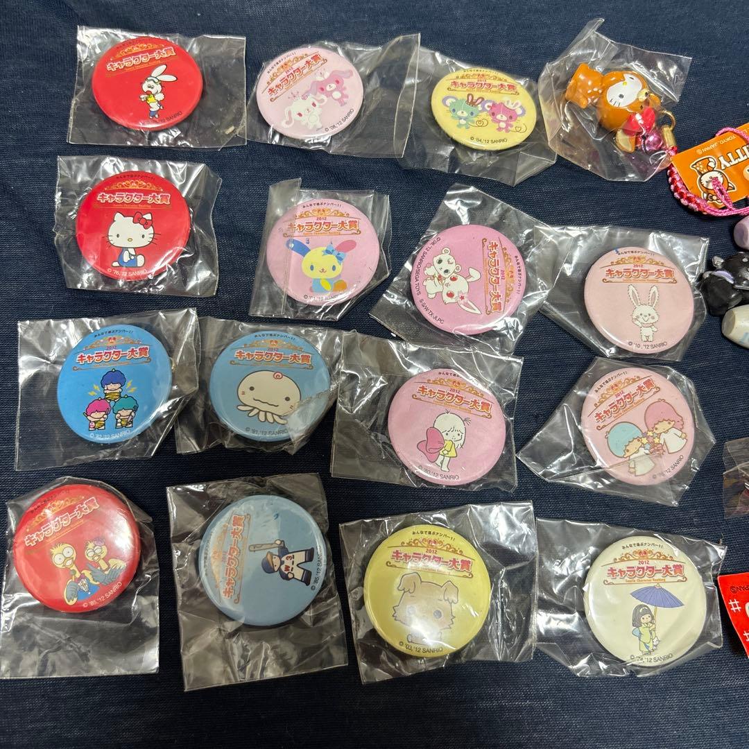 レトロ　サンリオ　缶バッジセット
