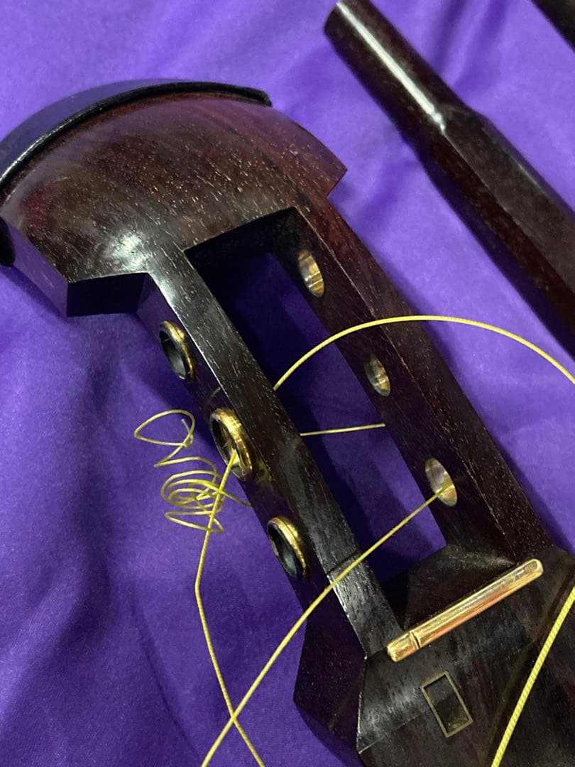 高級 三味線 民謡 K9？ 金無垢 子持綾杉 金細 紅木 和楽器 弦楽器 綾杉胴