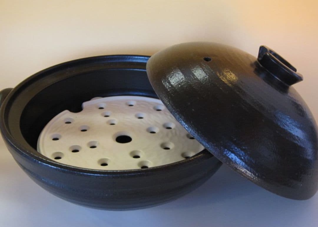 サンエフ健康陶器 土鍋 蒸し板付き 超耐熱 土鍋くん 中8号 黒系 新品