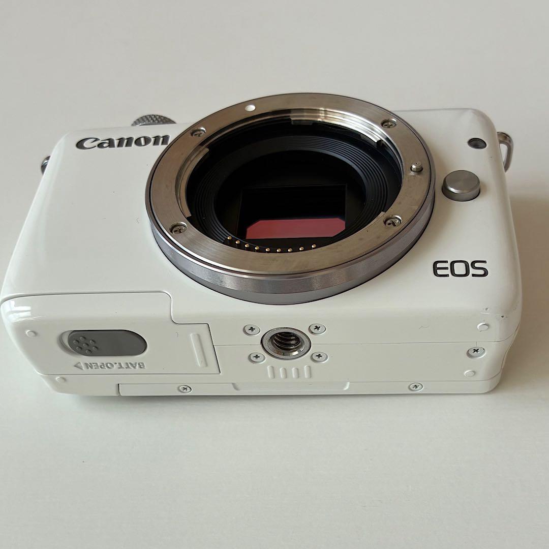 【美品】CANON EOS M10 ミラーレスカメラ レンズ2個セット