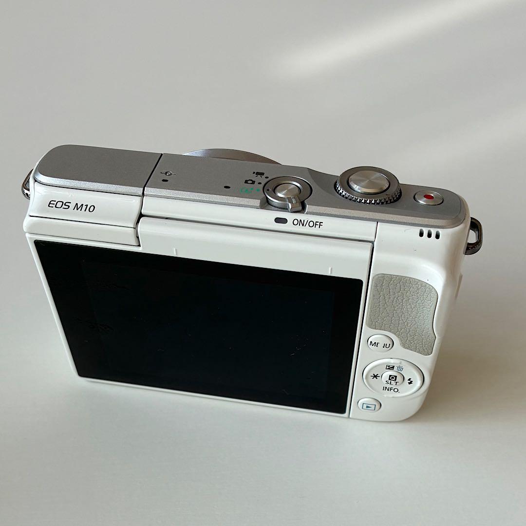 【美品】CANON EOS M10 ミラーレスカメラ レンズ2個セット