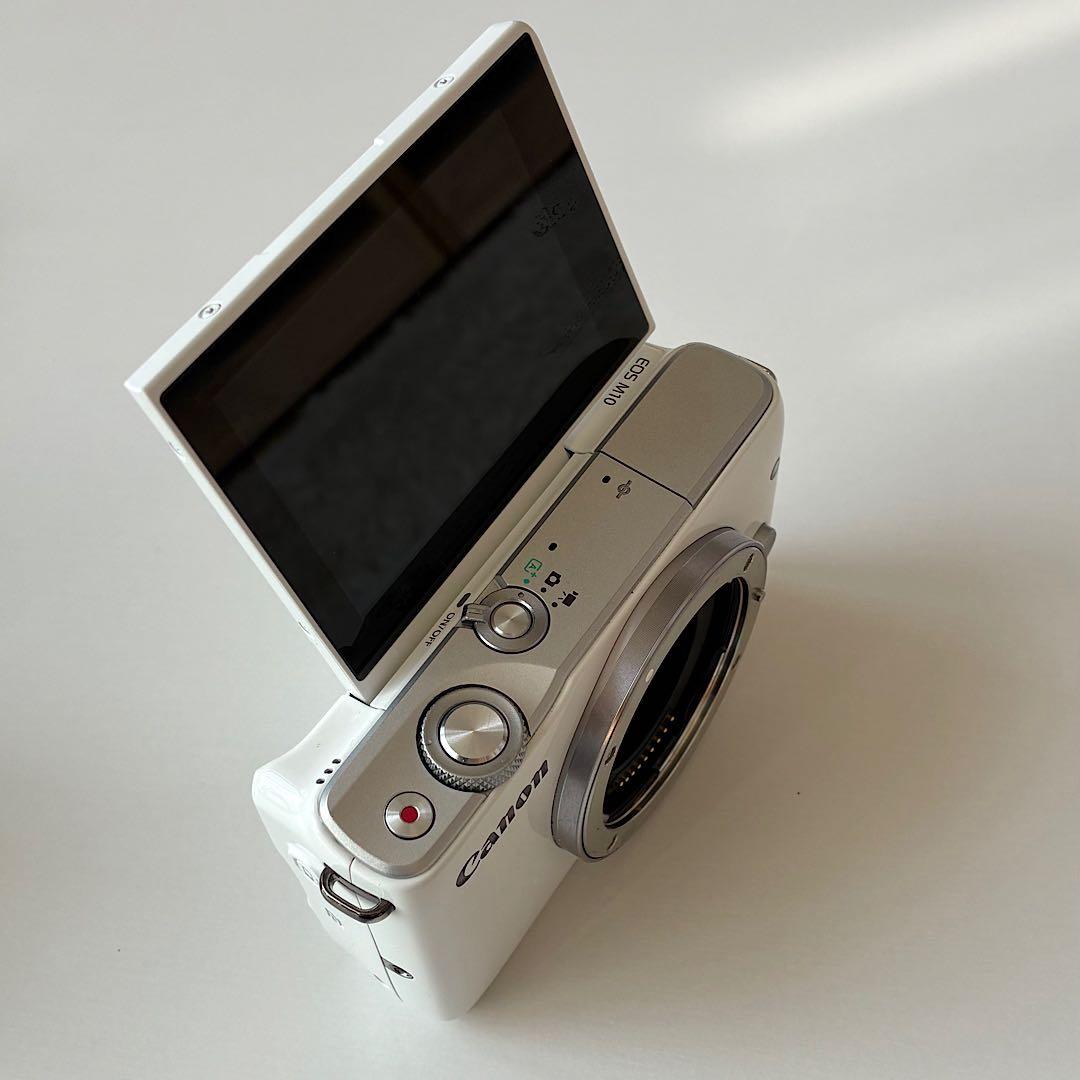 【美品】CANON EOS M10 ミラーレスカメラ レンズ2個セット
