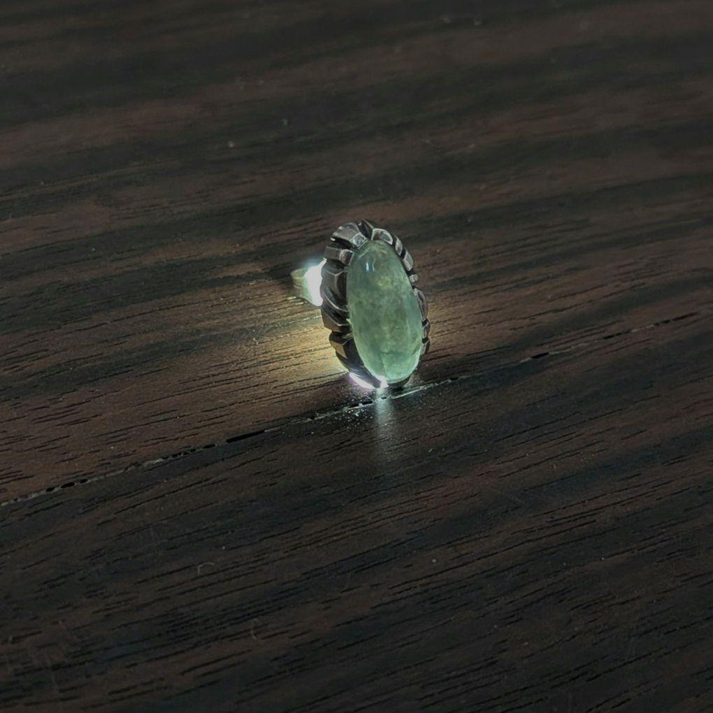 ハンドメイドの糸魚川翡翠ピアス　入りコン沢　片耳用　オールハンドメイド