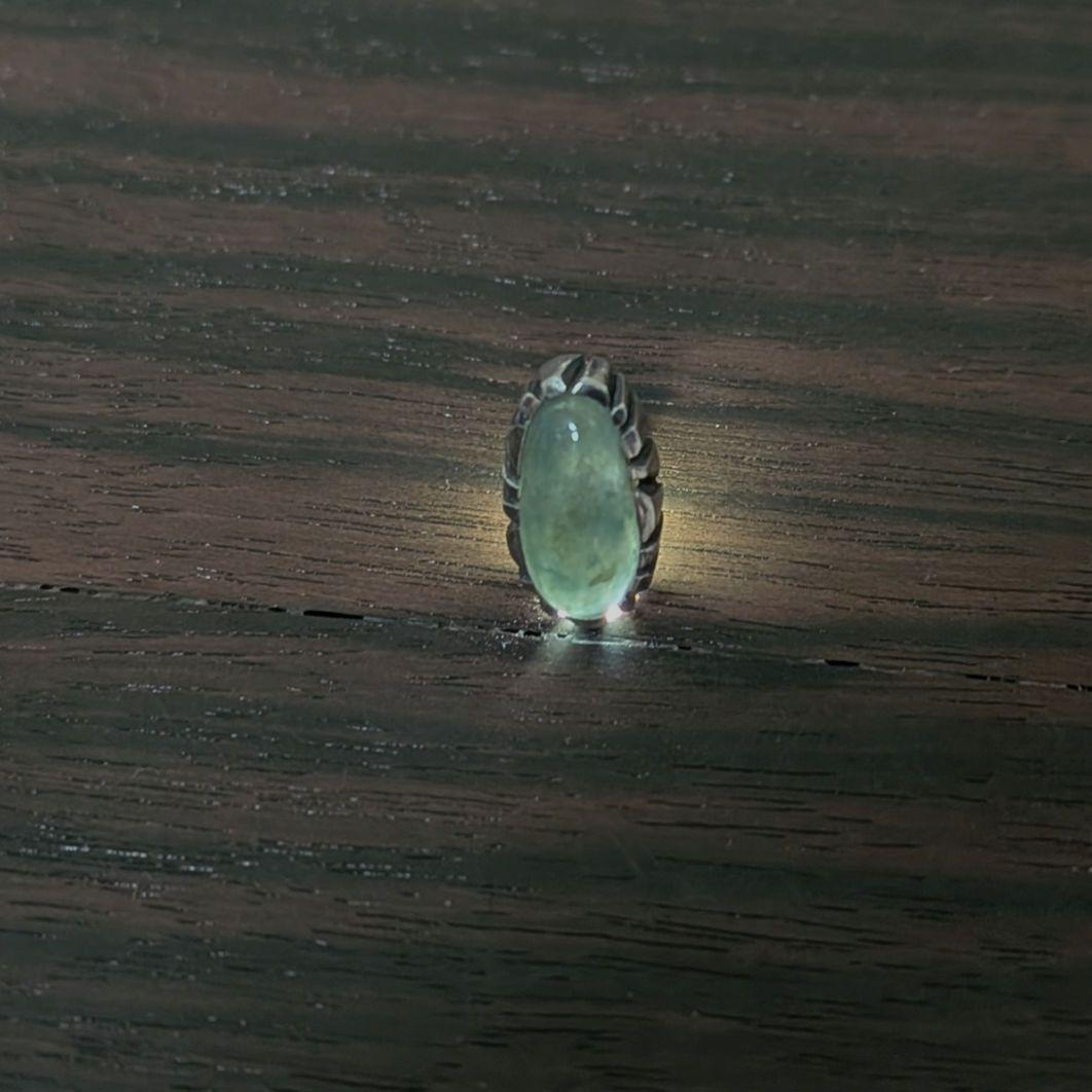 ハンドメイドの糸魚川翡翠ピアス　入りコン沢　片耳用　オールハンドメイド