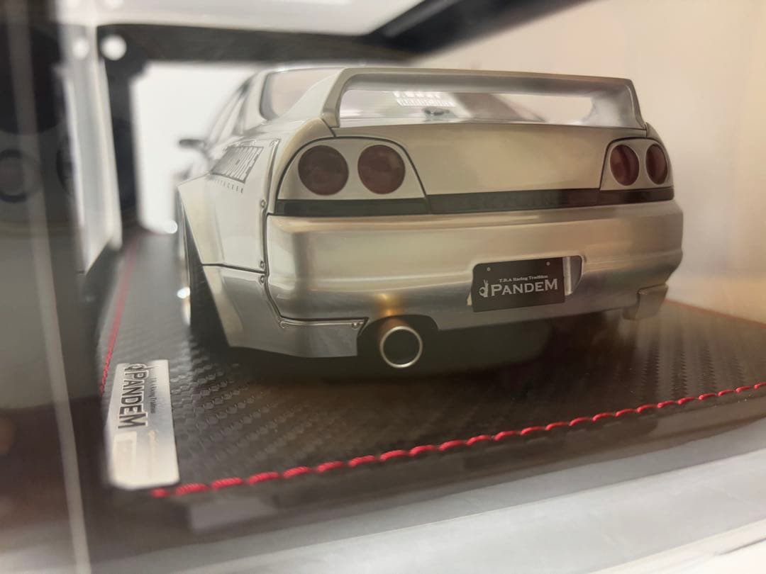 イグニッションモデル　1/18パンデム　GTR R33 シルバー　エンジン付き