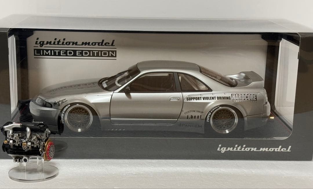 イグニッションモデル　1/18パンデム　GTR R33 シルバー　エンジン付き