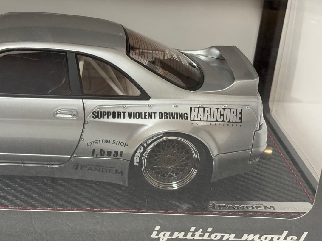 イグニッションモデル　1/18パンデム　GTR R33 シルバー　エンジン付き