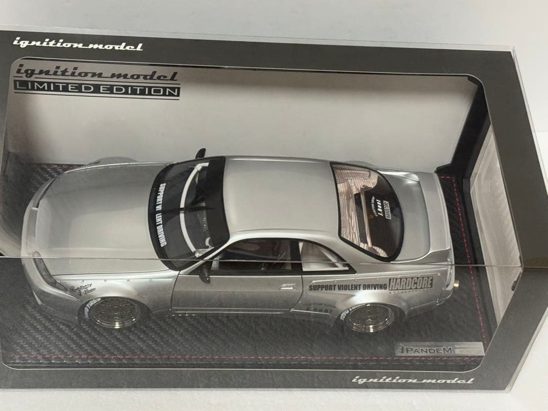 イグニッションモデル　1/18パンデム　GTR R33 シルバー　エンジン付き
