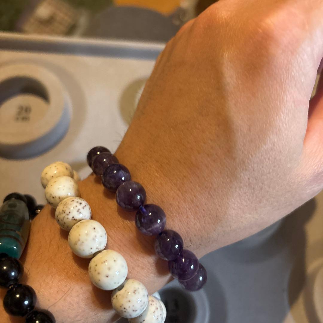 なんじゃこりゃー！見たことない！陰陽太極天珠！アメジスト！すっごい！