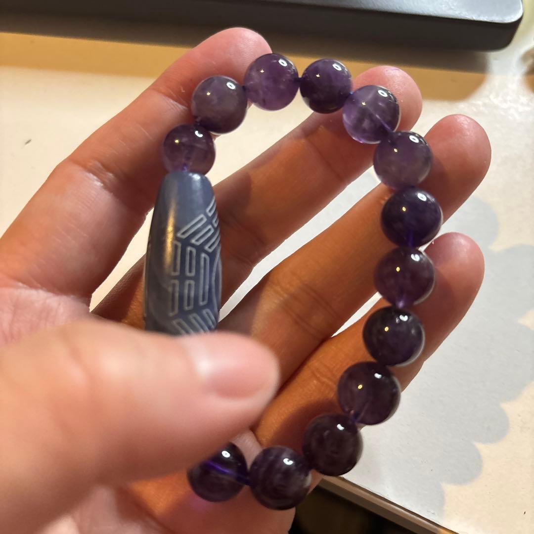 なんじゃこりゃー！見たことない！陰陽太極天珠！アメジスト！すっごい！