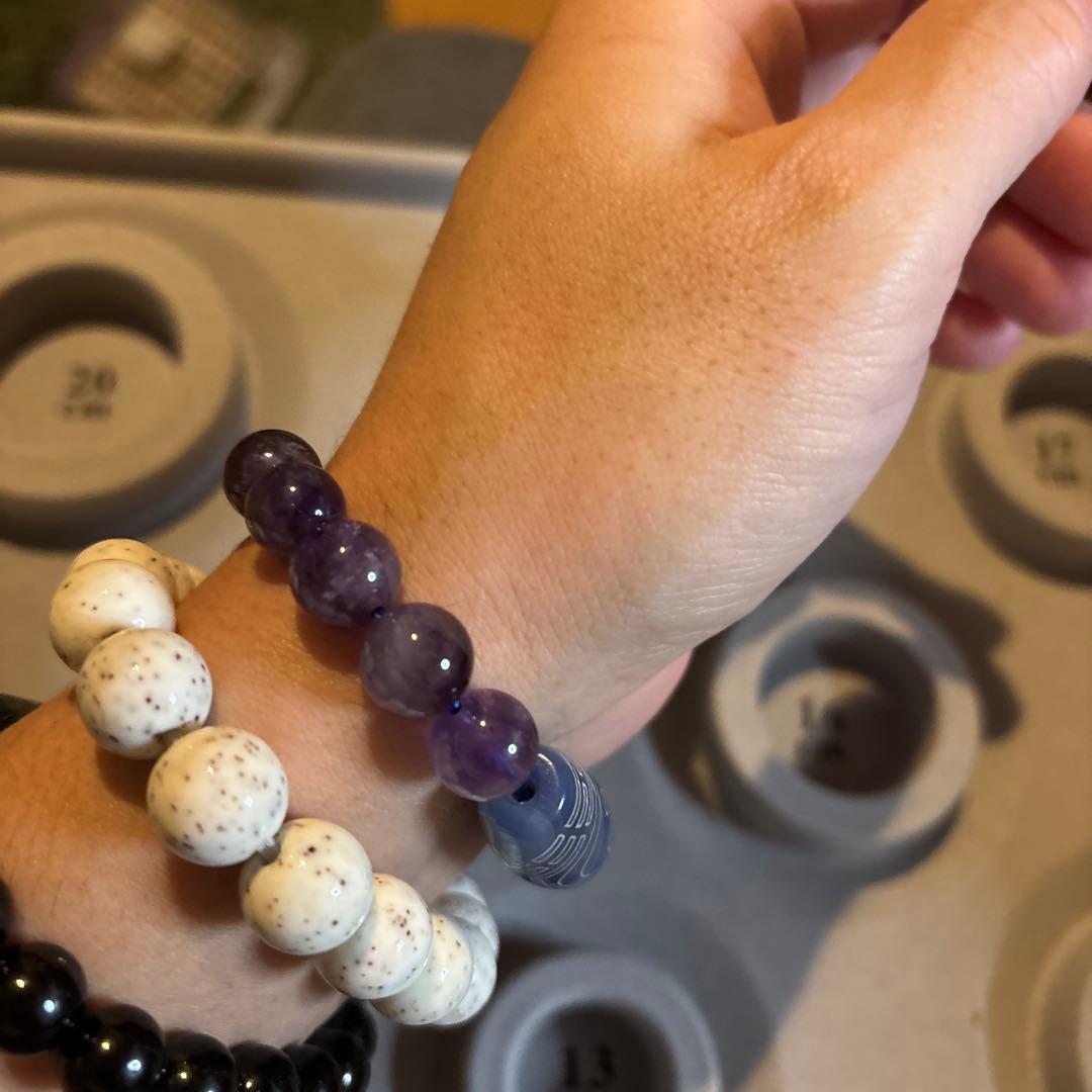 なんじゃこりゃー！見たことない！陰陽太極天珠！アメジスト！すっごい！