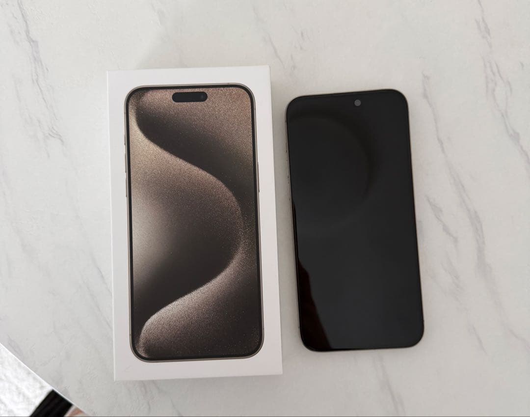 iPhone 15pro Max ナチュラルチタニウム 2