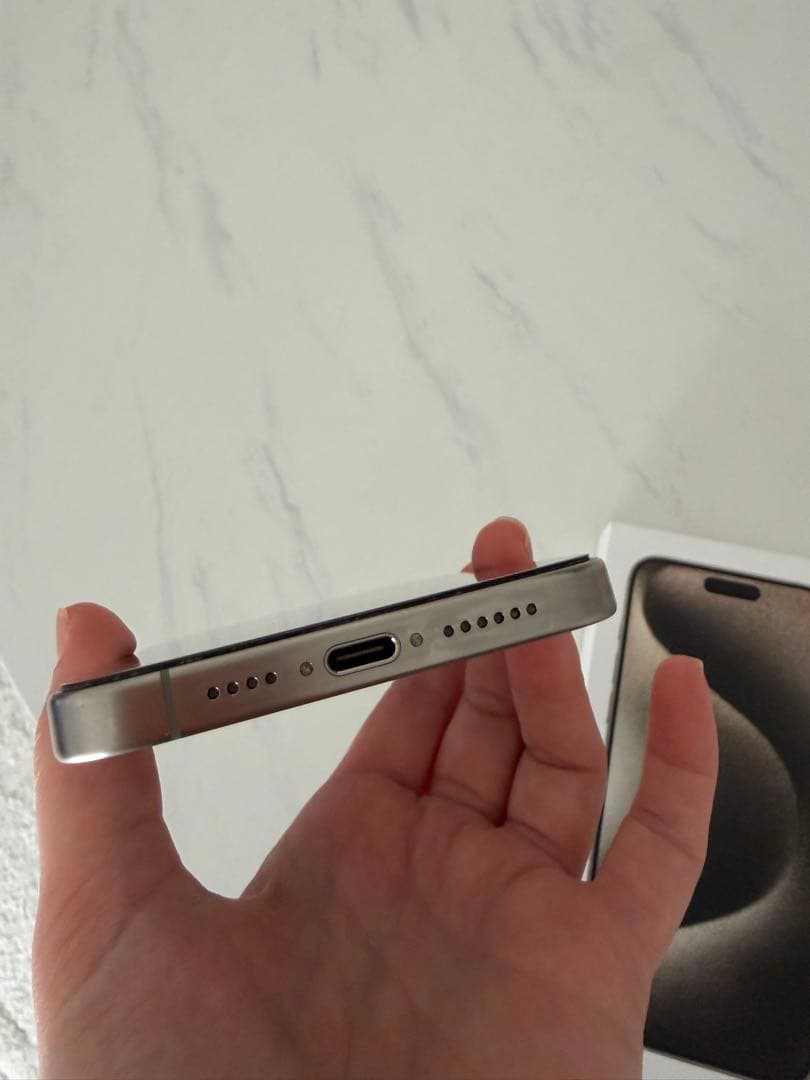 iPhone 15pro Max ナチュラルチタニウム 2