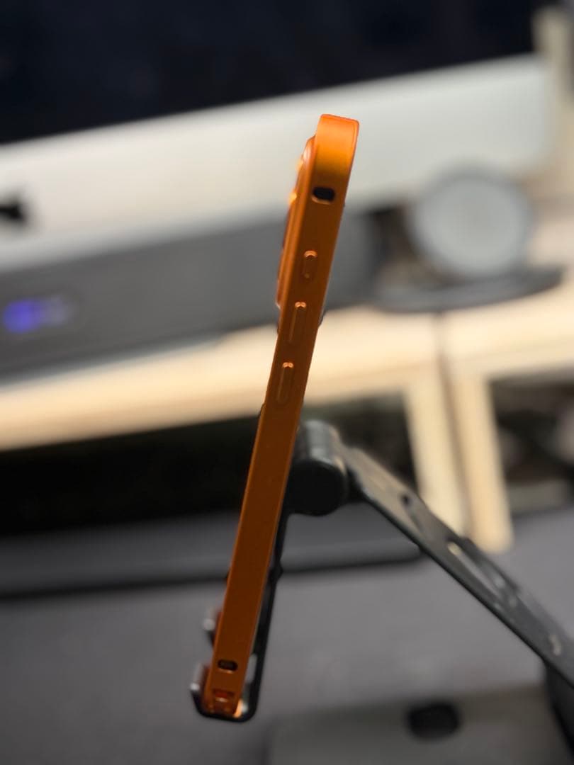 Apple iPhone 15 Pro 本体 128gbケース4個付き