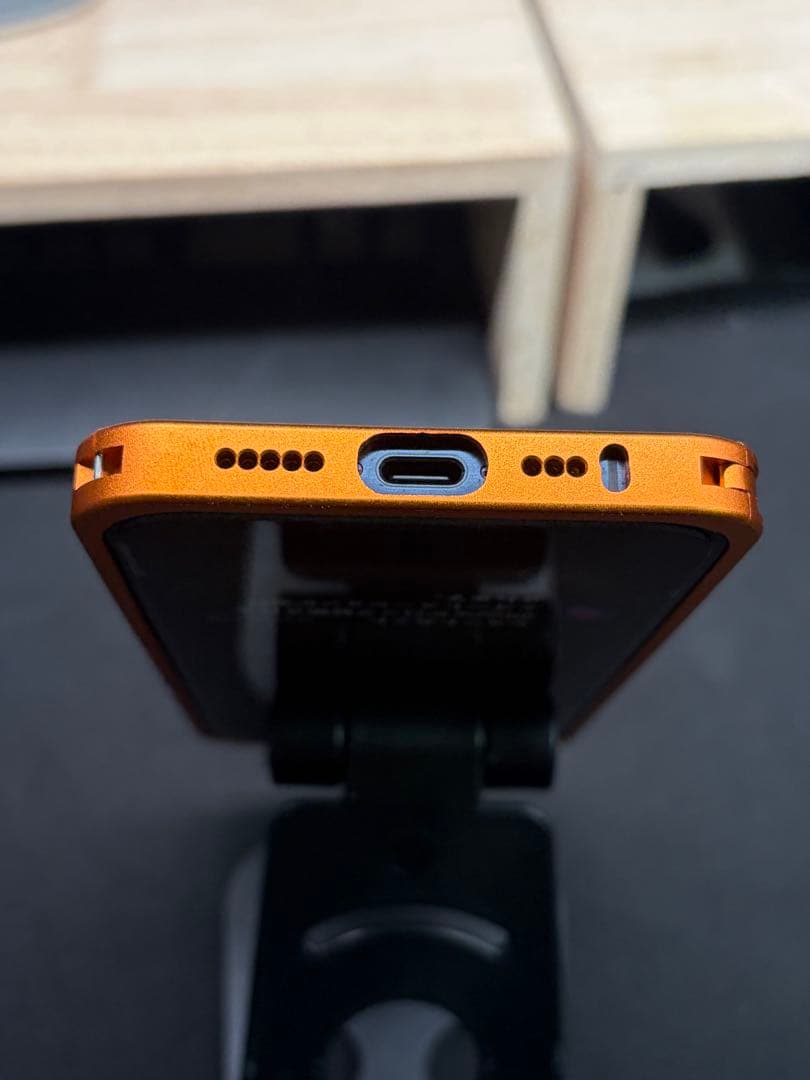 Apple iPhone 15 Pro 本体 128gbケース4個付き