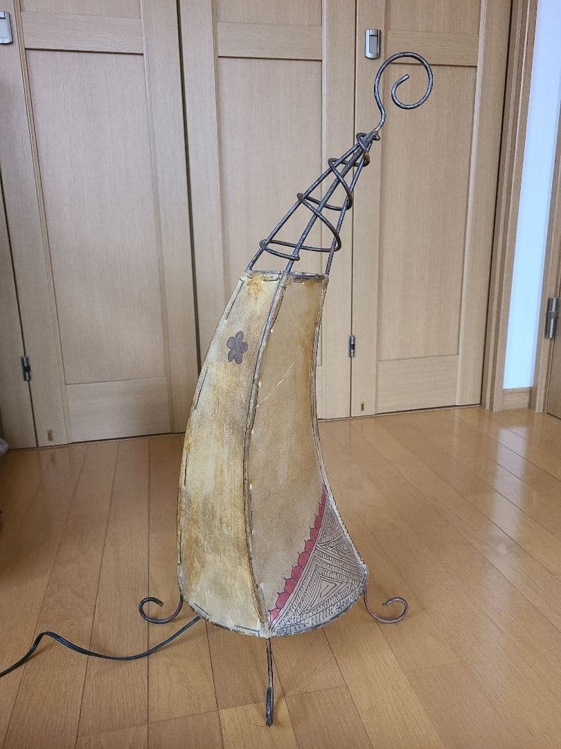 皮製のフロアライト