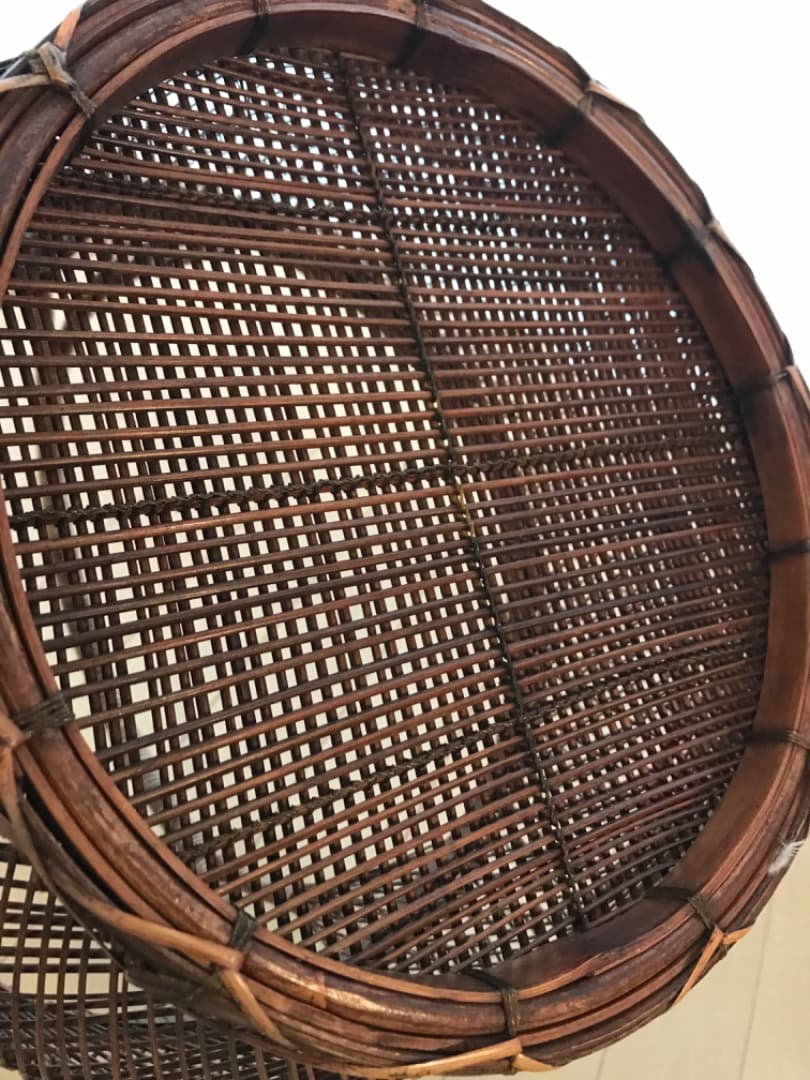 タイ製 植物の蔓で職人が作ったかご