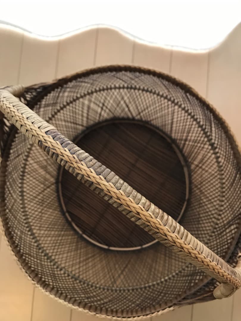 タイ製 植物の蔓で職人が作ったかご