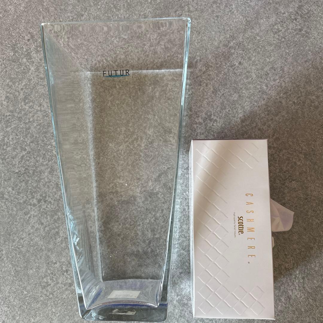 FUTUR 花瓶フラワーベース