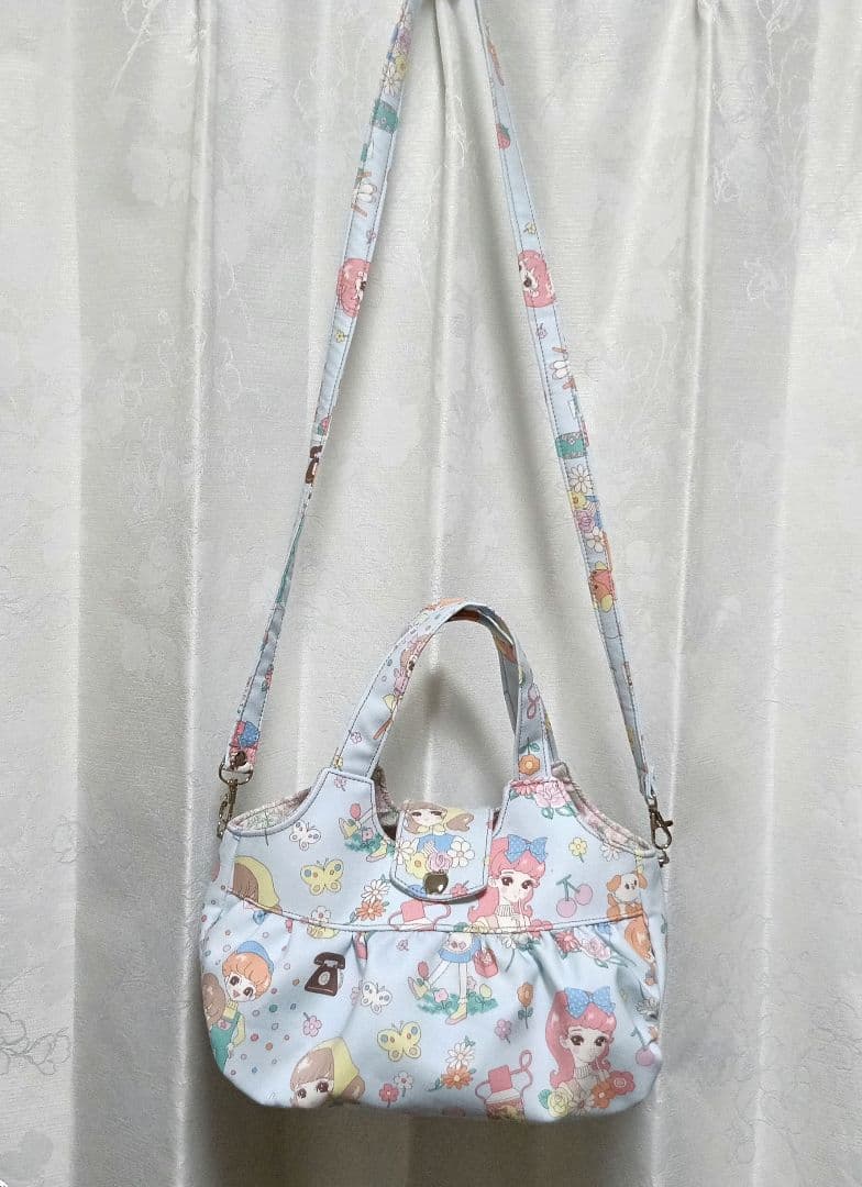 ふっくらころりんバッグ︰フリルトートバッグ