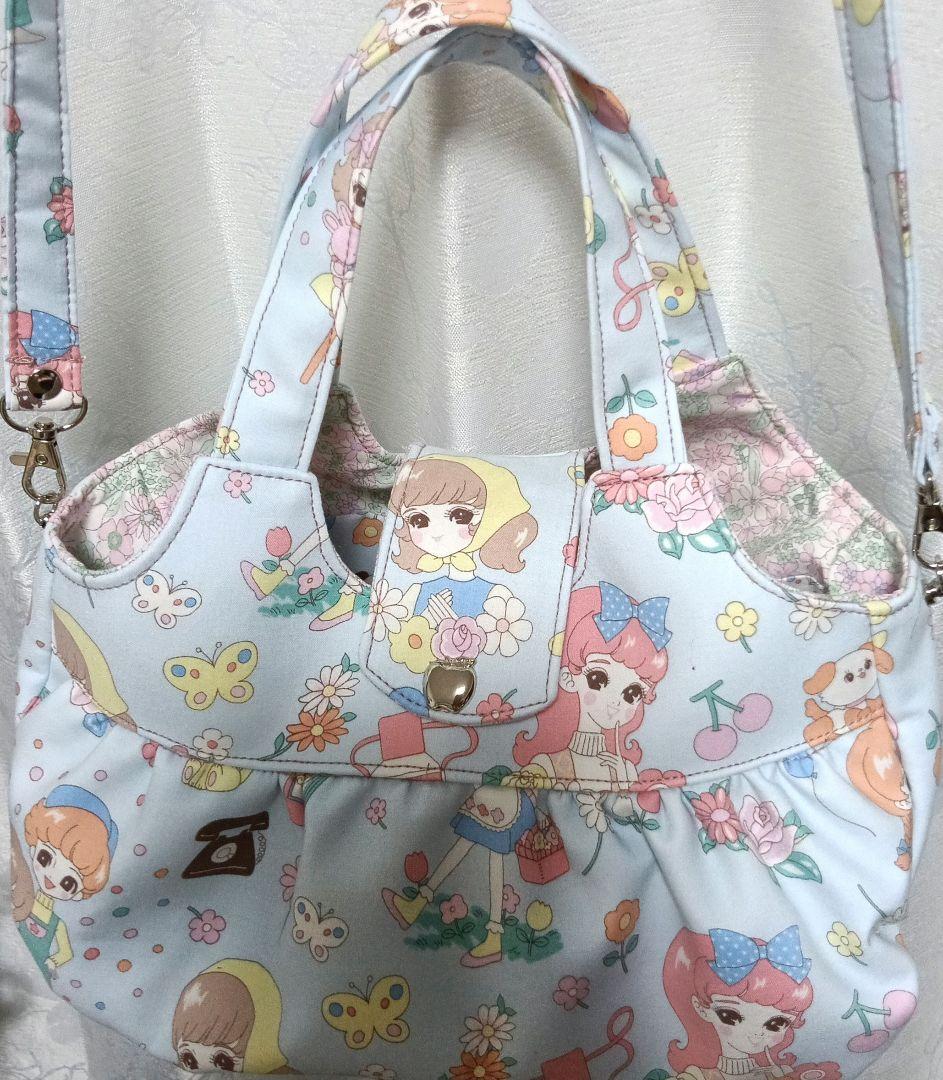 ふっくらころりんバッグ︰フリルトートバッグ