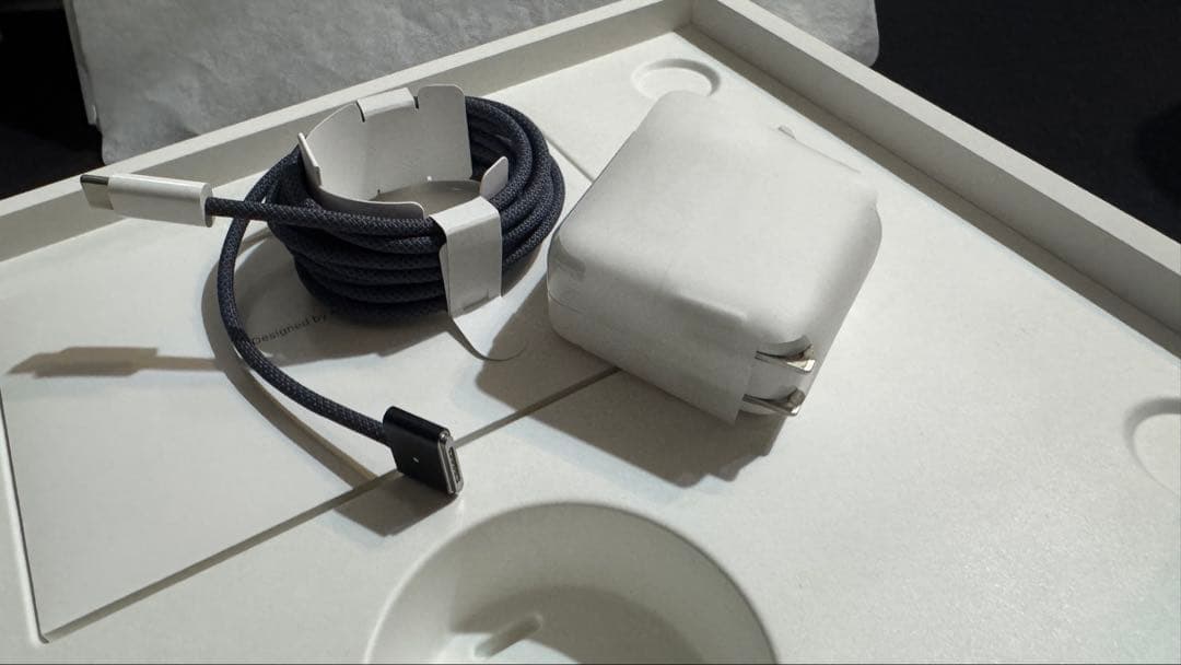 MacBook Air M3 2024 【13.6インチ•メモリ8G•256G】