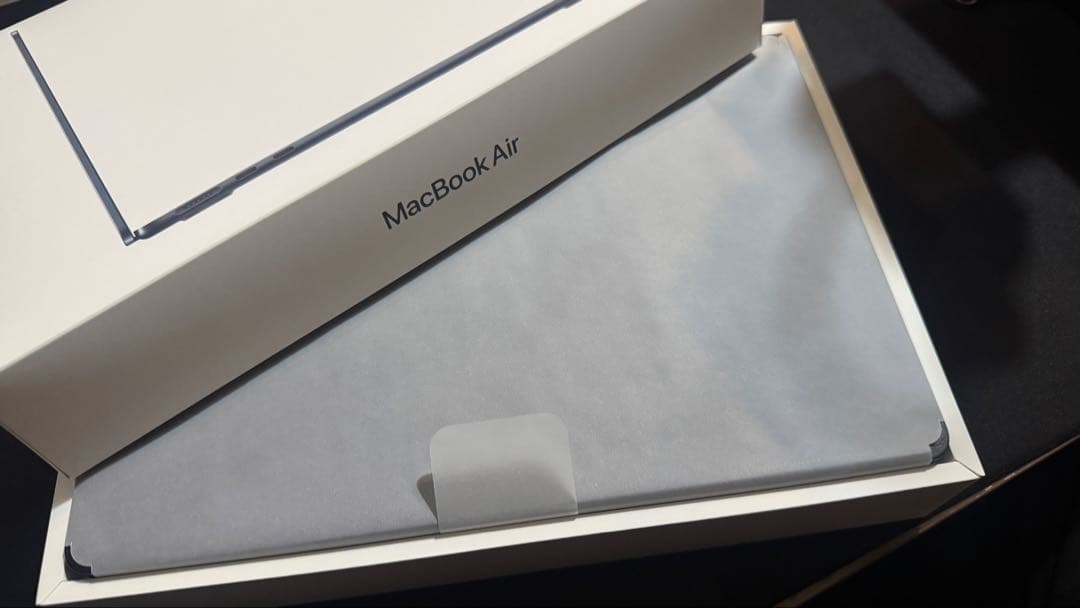 MacBook Air M3 2024 【13.6インチ•メモリ8G•256G】