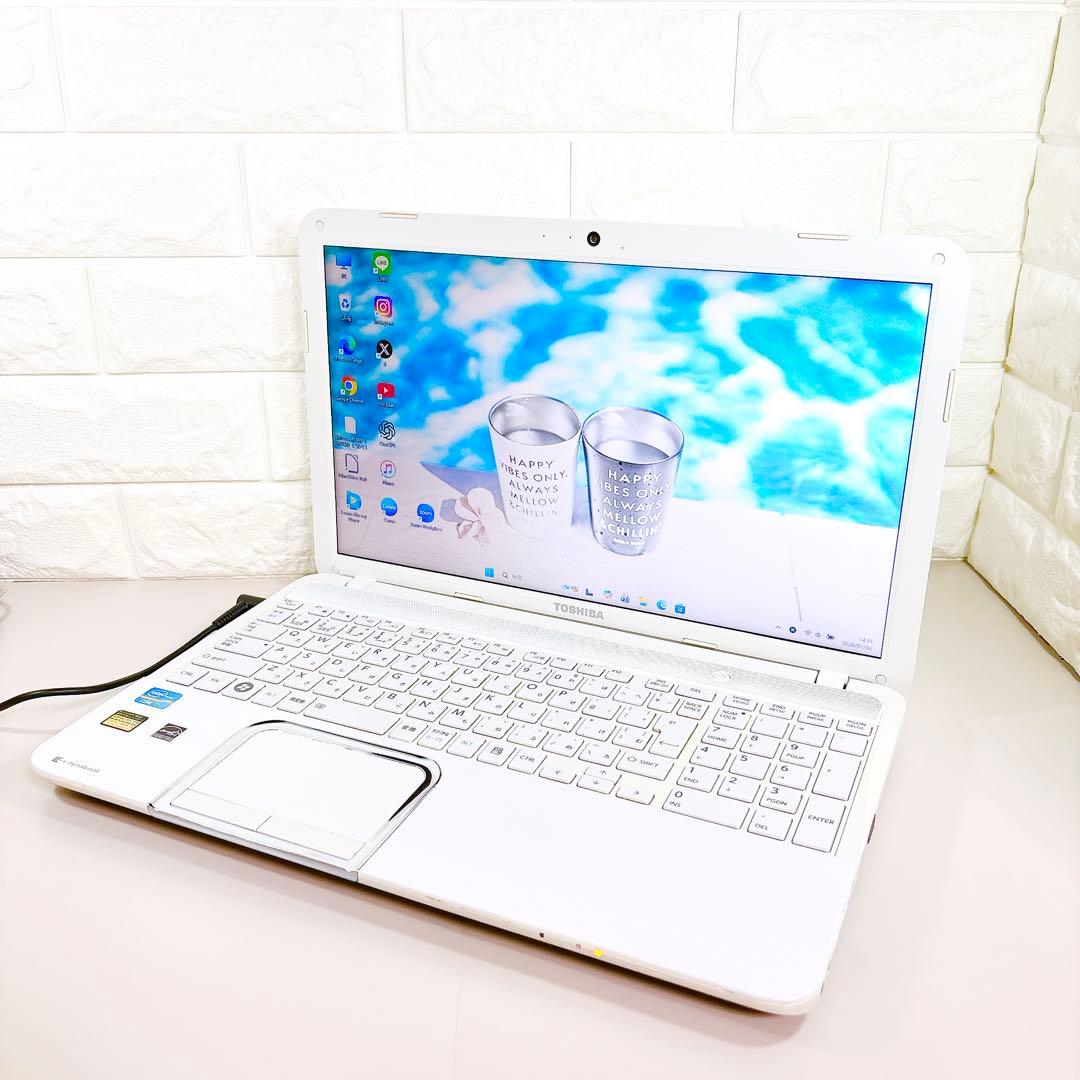 ブルーレイ搭載✨Core i7 快適SSD メモリ8GB ノートパソコン 東芝