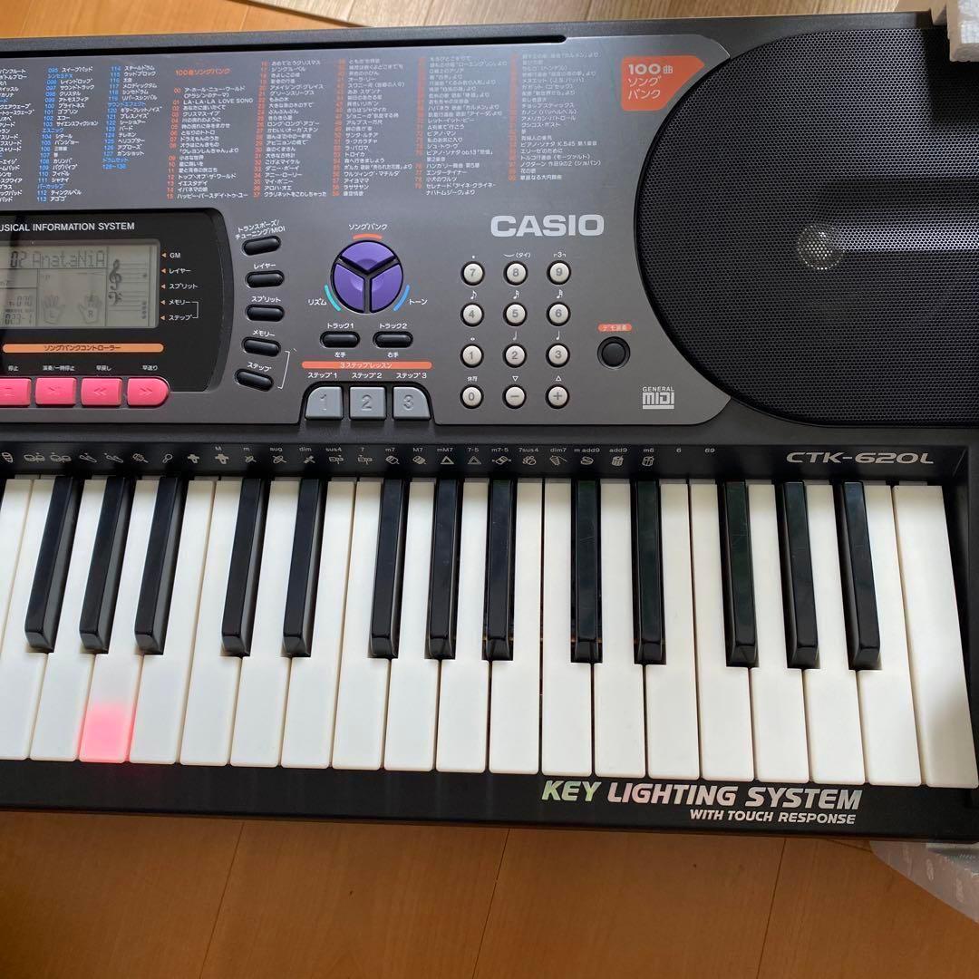 イヤホン・スタンド付き　カシオ　CASIO 光ナビゲーションキーボード