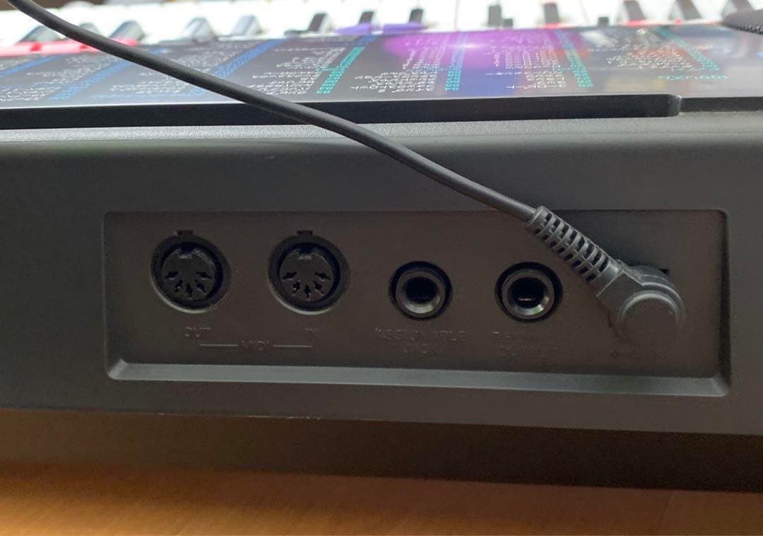 イヤホン・スタンド付き　カシオ　CASIO 光ナビゲーションキーボード