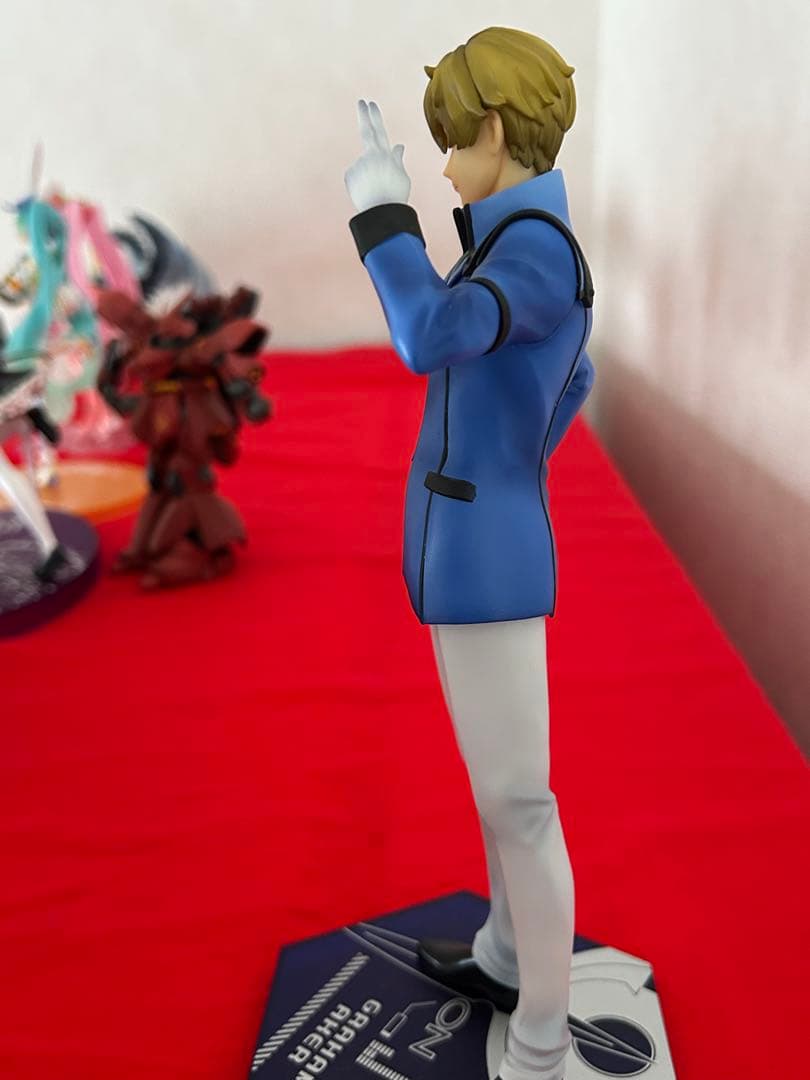 グラハムエーカー フィギュア