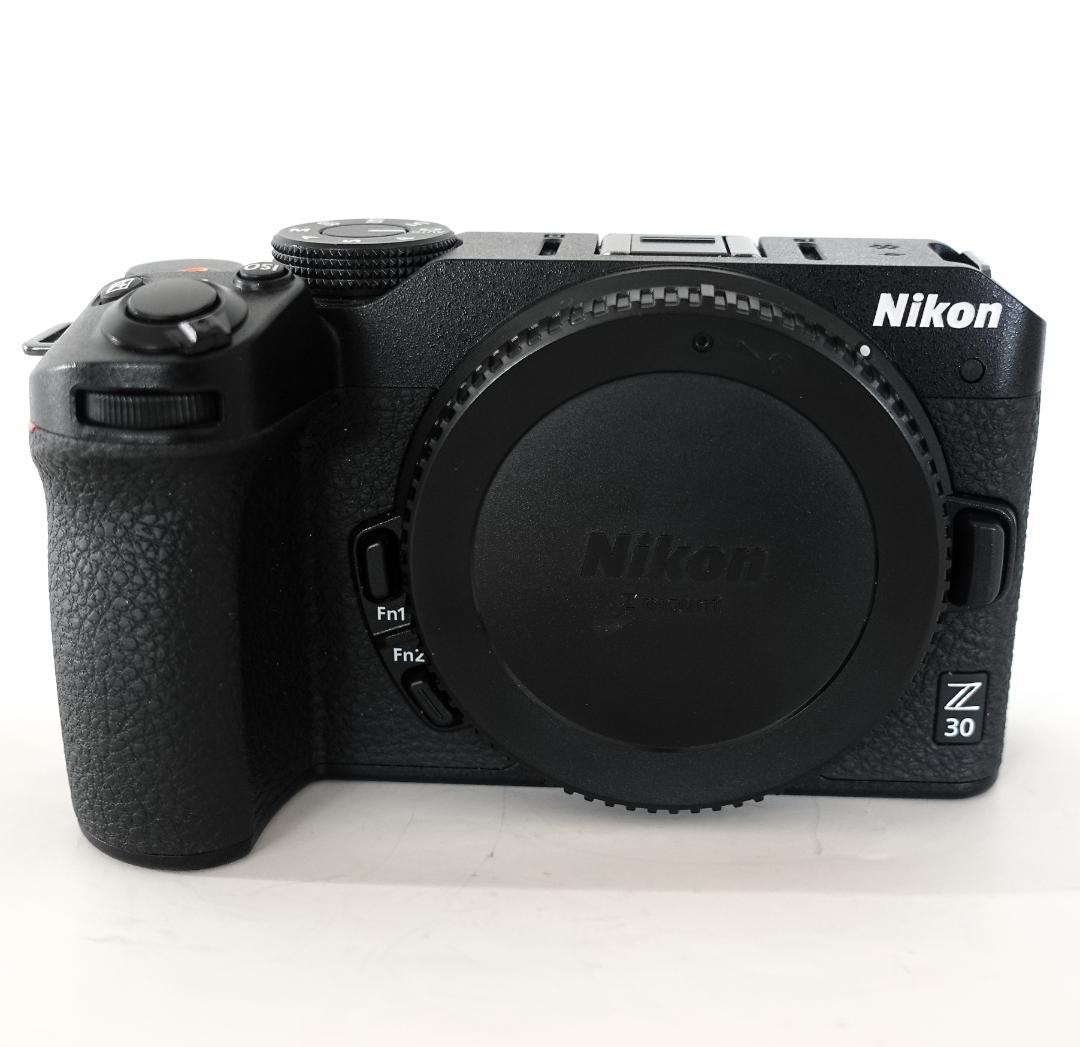 ほぼ新品　ニコン　Z30 ボディ