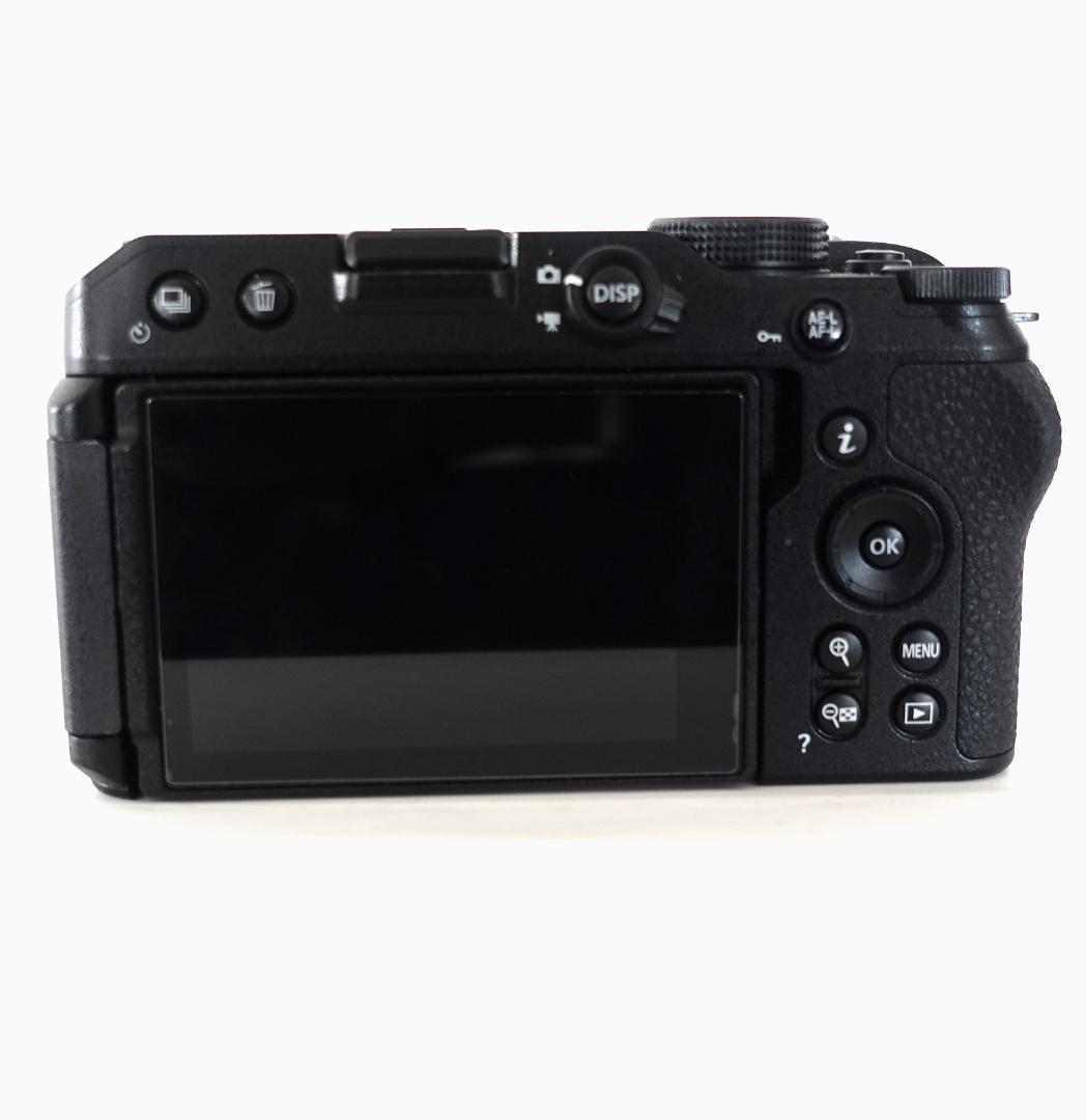 ほぼ新品　ニコン　Z30 ボディ