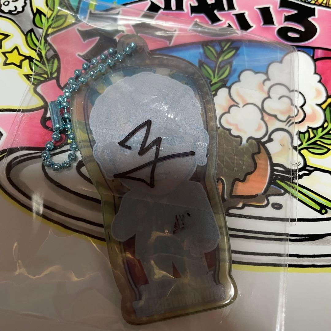 八木勇征☆直筆サイン入りクリアチャーム