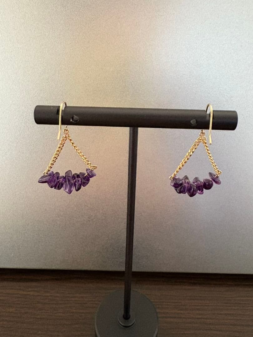 K18アメジストピアス