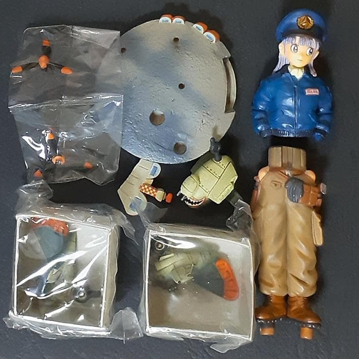 専用出品　ドラカプ　天使悟空、ブルマ戦闘機