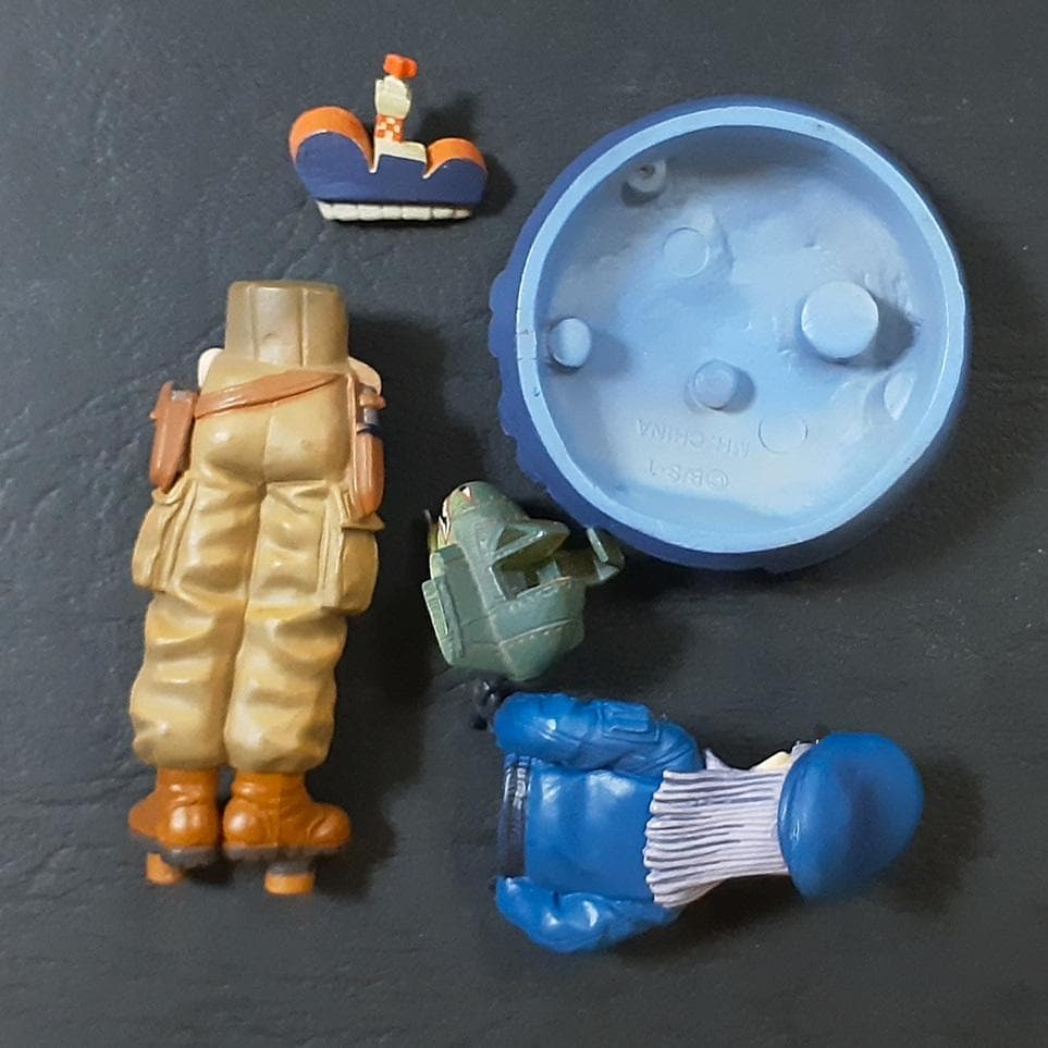 専用出品　ドラカプ　天使悟空、ブルマ戦闘機