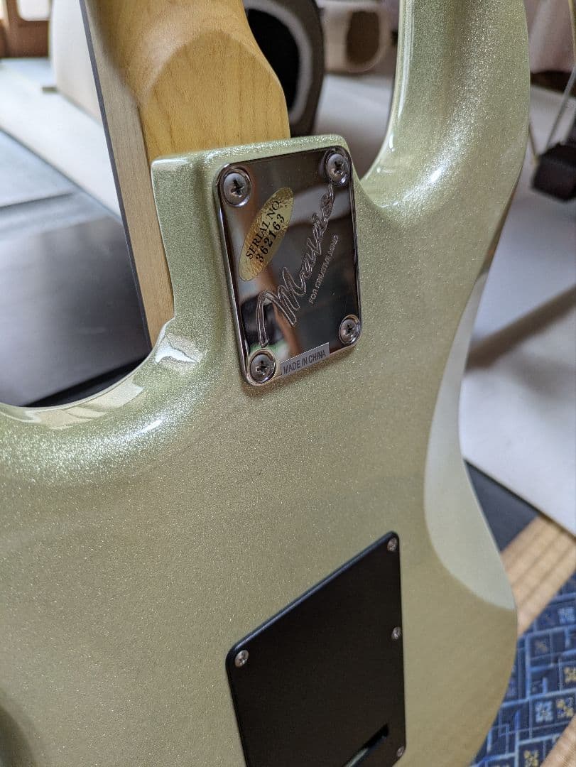 Mavis 　メイビス　シャンパンゴールド　 エレキギター