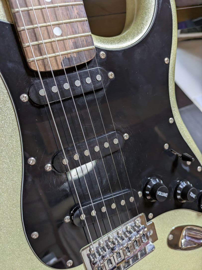 Mavis 　メイビス　シャンパンゴールド　 エレキギター