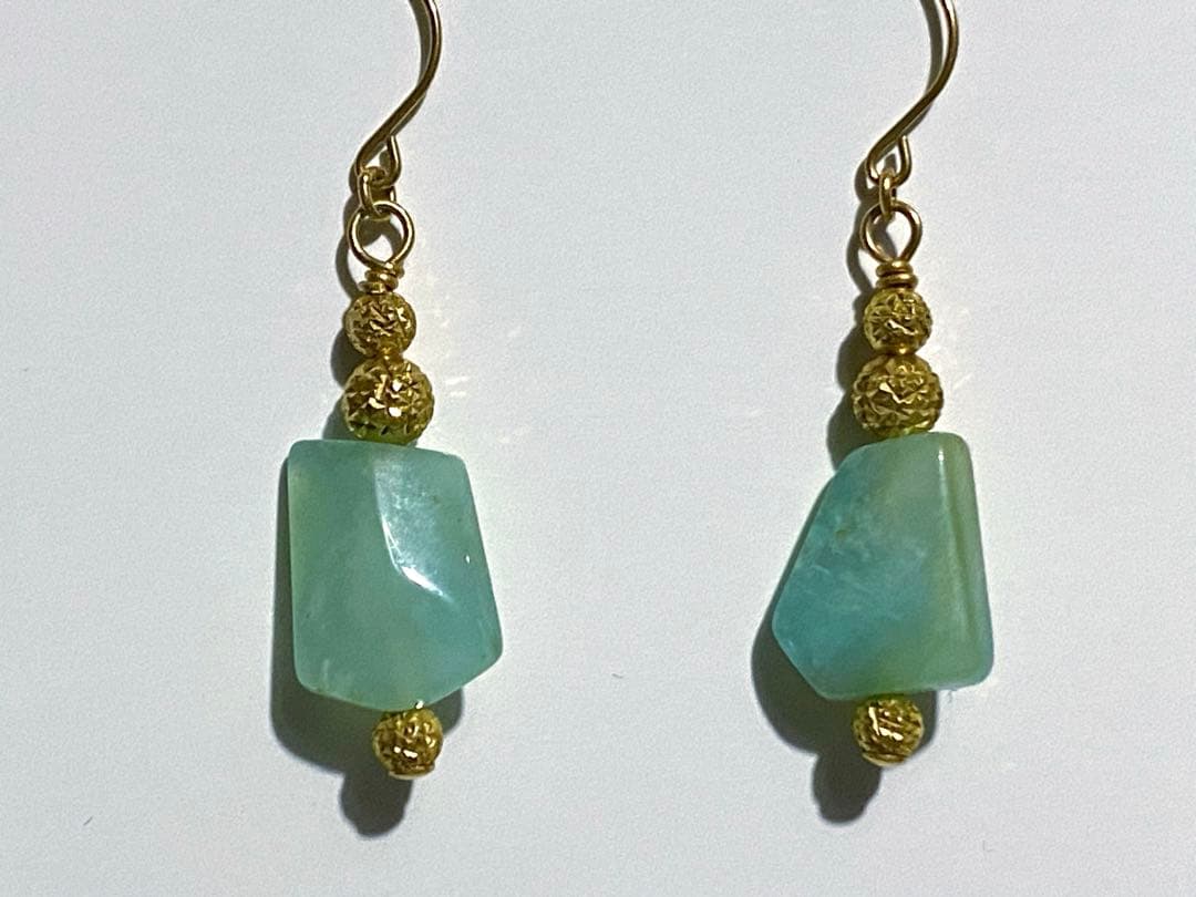 グリーンオパール K18 フックピアス ハンドメイド/マリハ ボンマジック