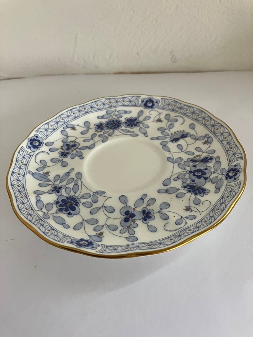 ナルミ　ボーンチャイナ　ミラノ　コーヒーカップ&ソーサ―５客