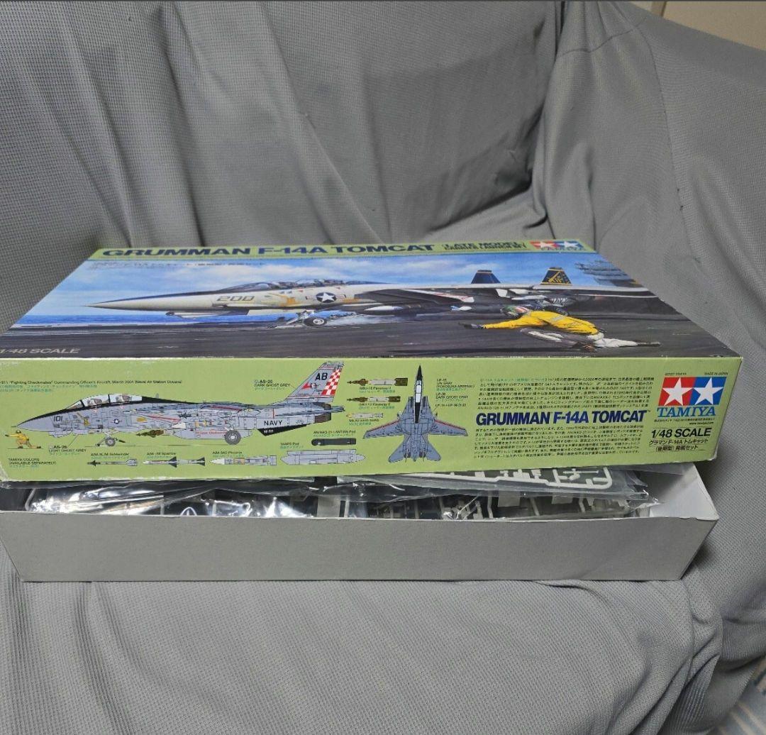 タミヤ製 グラマン F-14A トムキャット（ 後期型 ）発艦セット