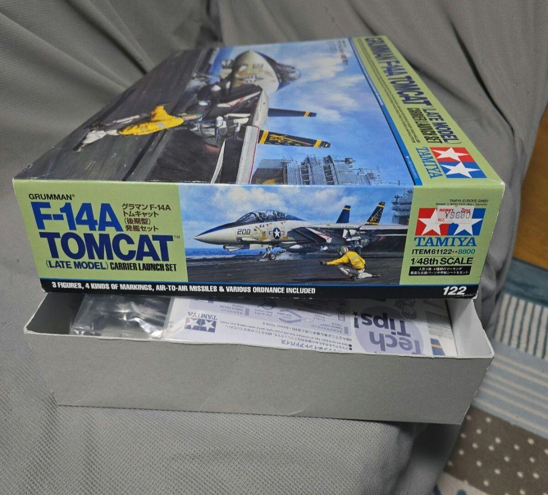 タミヤ製 グラマン F-14A トムキャット（ 後期型 ）発艦セット