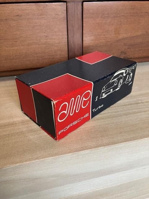 AMR ポルシェ　ターボ　シリアルナンバー　３２