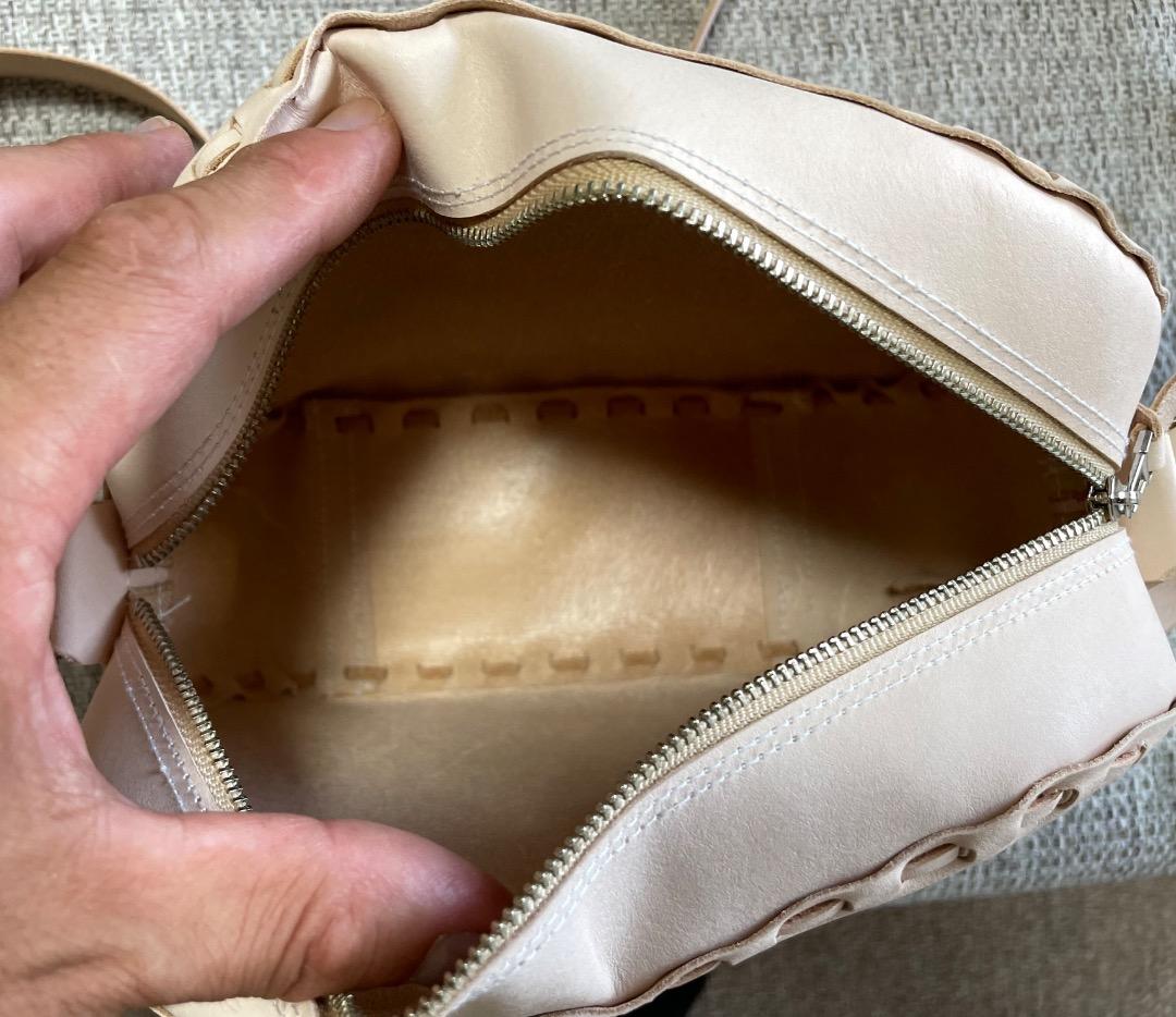 ヌメ革 レース編み込みショルダーバック