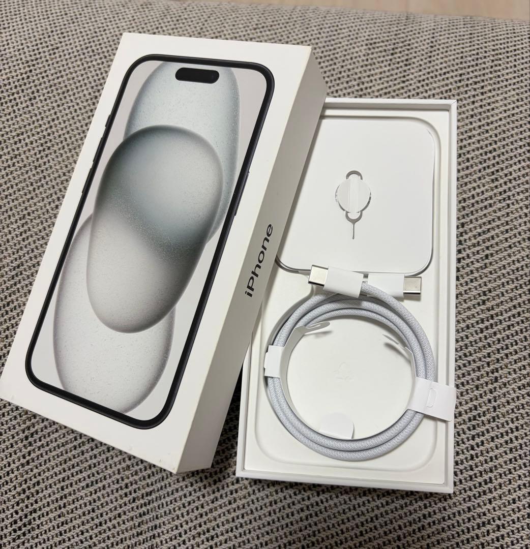 iPhone 15 256GB 本体
