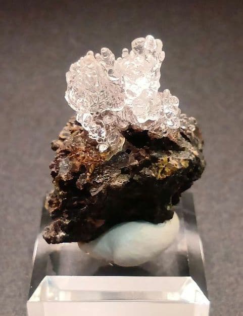 鉱物標本　ハイアライトオパール　ハンガリー産　蛍光