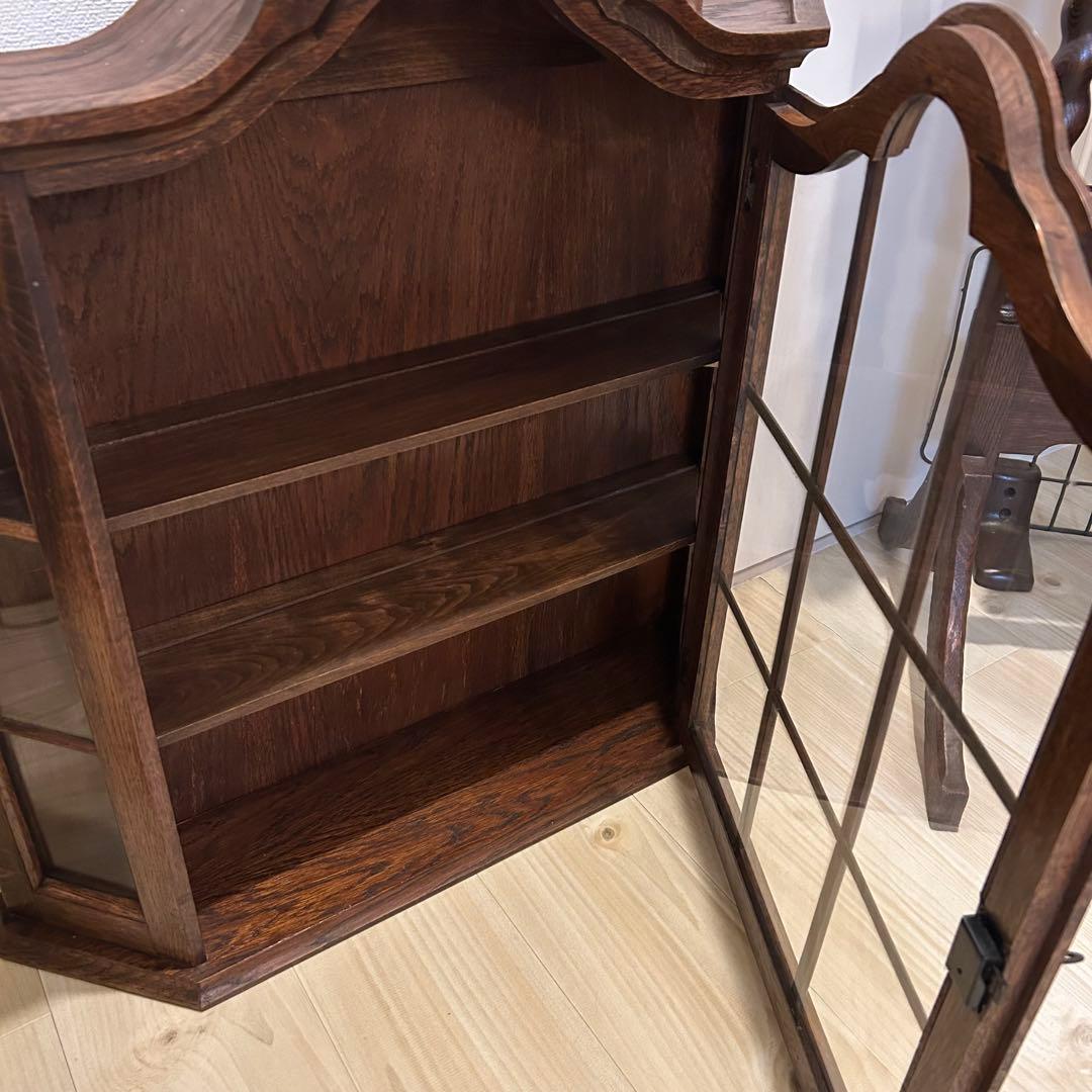 ウォールガラスキャビネット　アンティーク家具ガラスキャビネット　飾り棚